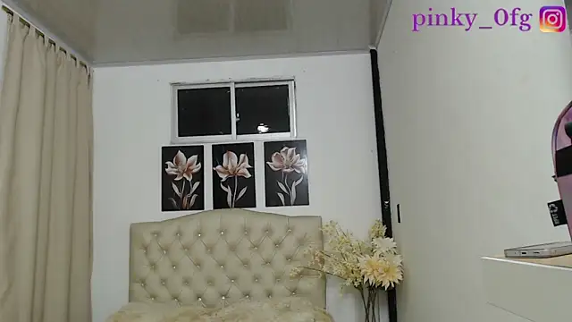 pinky f00x online show from 09/20/25, 02:23