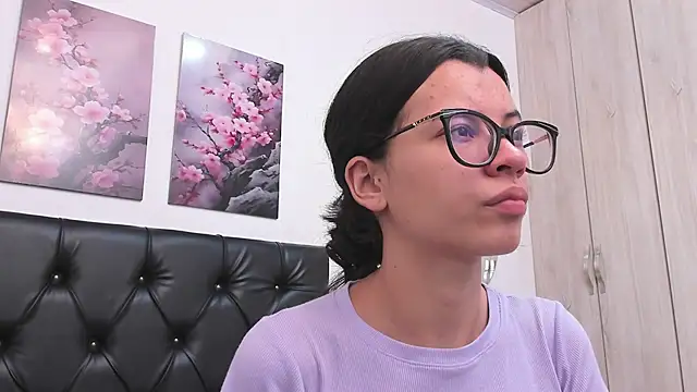 Snapshot of pinky_f00x chatting on 07/02/26, 07:20 pinky f00x online show from 07/02/26, 07:20