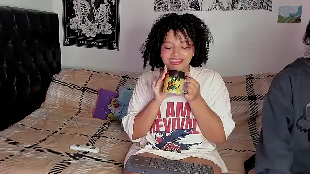 Snapshot of chloe_kisses chatting on 09/12/25, 10:26 chloe kisses online show from 09/12/25, 10:26