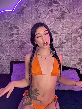 Snapshot of MaryAnneeXOO chatting on 11/24/25, 06:18 MaryAnneeXOO online show from 11/24/25, 06:18