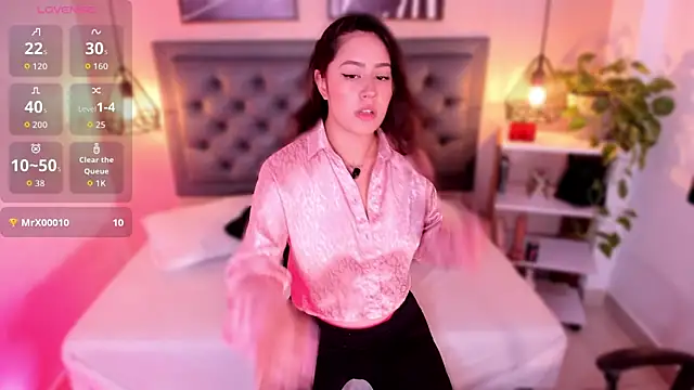 aisha duque online show from 09/30/25, 07:41