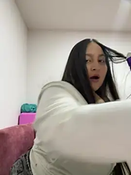 Abby Collings online show from 04/17/26, 01:36