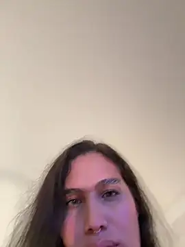Snapshot of Bella__Wood chatting on 07/11/26, 10:00 Bella Wood online show from 07/11/26, 10:00