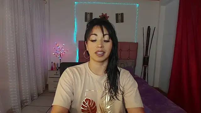 hannagomez 24 online show from 02/13/26, 11:45