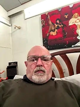 Snapshot of d-dirtydog chatting on 12/04/25, 10:51 d-dirtydog online show from 12/04/25, 10:51