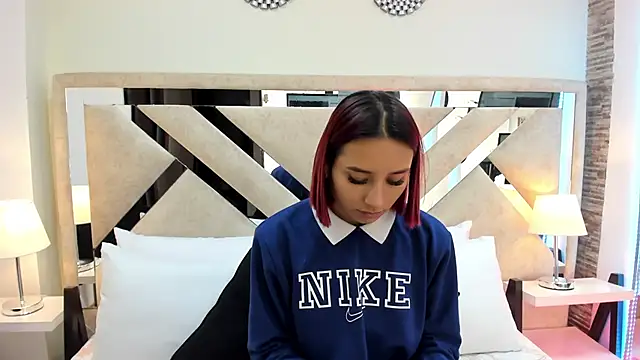 ximena vasquez8 online show from 04/15/26, 03:46