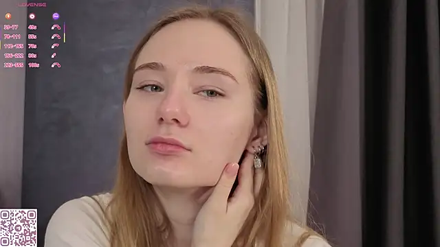 Snapshot of ElvinaRose chatting on 11/11/25, 02:33 ElvinaRose online show from 11/11/25, 02:33