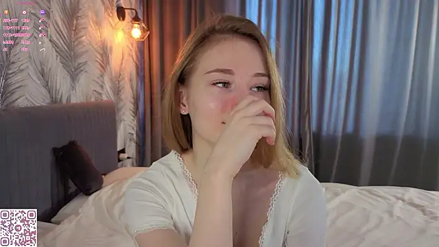 ElvinaRose online show from 03/27/26, 04:40