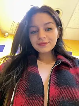 Snapshot of Cum_girlss chatting on 09/13/25, 04:01 Cum girlss online show from 09/13/25, 04:01