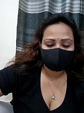 Snapshot of Mow_955 chatting on 10/22/25, 06:40 Mow 955 online show from 10/22/25, 06:40