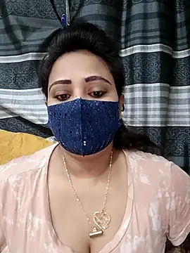 Snapshot of Mow_955 chatting on 11/06/25, 01:12 Mow 955 online show from 11/06/25, 01:12