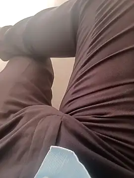 mkallu1995 online show from 10/17/25, 07:44