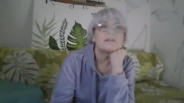 Catty Lady online show from 12/15/25, 07:29