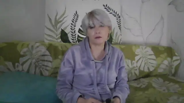 Catty Lady online show from 12/21/25, 06:15