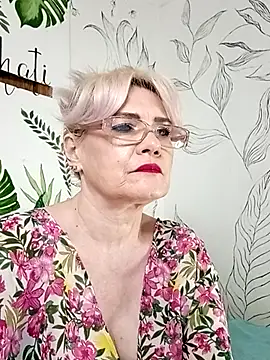 Catty Lady online show from 07/12/26, 06:32