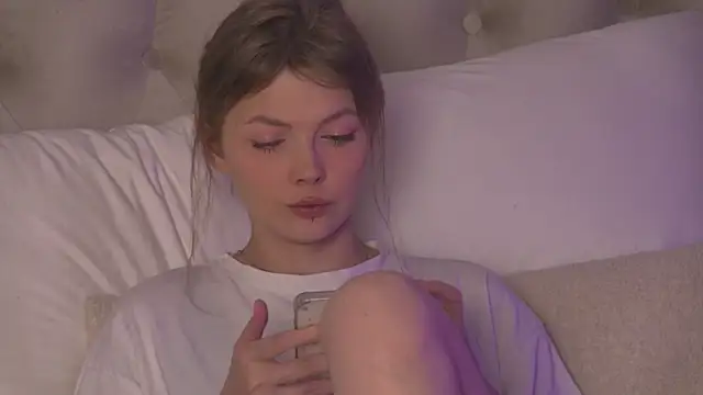 Snapshot of miamunn chatting on 06/11/26, 07:34 miamunn online show from 06/11/26, 07:34