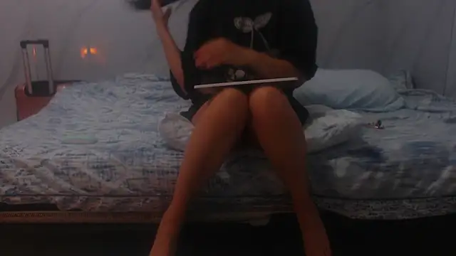 Snapshot of sabrina_v_ chatting on 11/23/25, 06:08 sabrina v online show from 11/23/25, 06:08