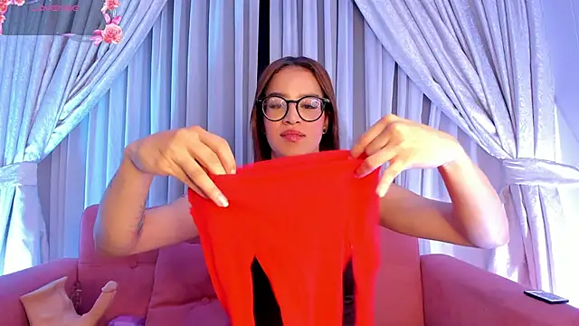 Snapshot of ZoeWestt chatting on 12/16/25, 05:12 ZoeWestt online show from 12/16/25, 05:12