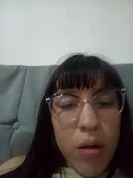 lareinalareinadelanal online show from 12/20/25, 11:45