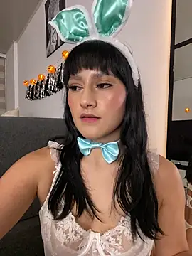 Snapshot of lenkaa chatting on 10/18/25, 01:19 lenkaa online show from 10/18/25, 01:19