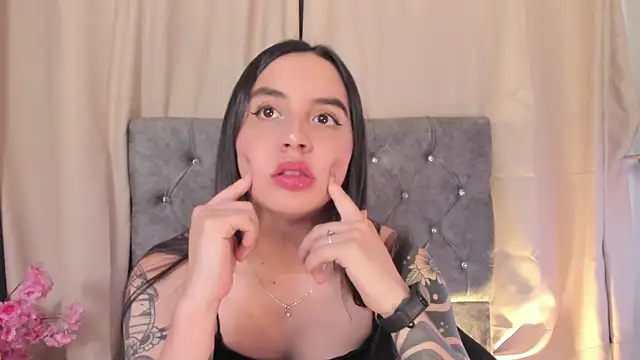 kaylee lee online show from 12/22/25, 05:04