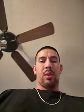 Snapshot of himNIGuys chatting on 12/13/25, 11:32 himNIGuys online show from 12/13/25, 11:32