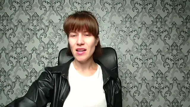 Kelly Kisss online show from 09/29/25, 10:42