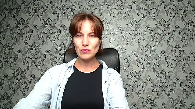 Kelly Kisss online show from 10/17/25, 03:58