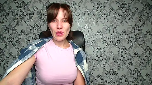 Kelly Kisss online show from 11/24/25, 06:02