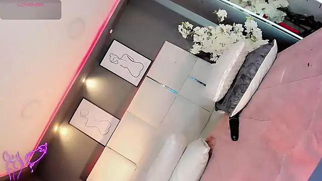 LiaFernandaa online show from 03/15/26, 01:39