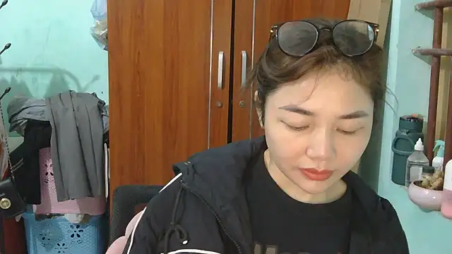 Uhem112 online show from 12/20/25, 03:46