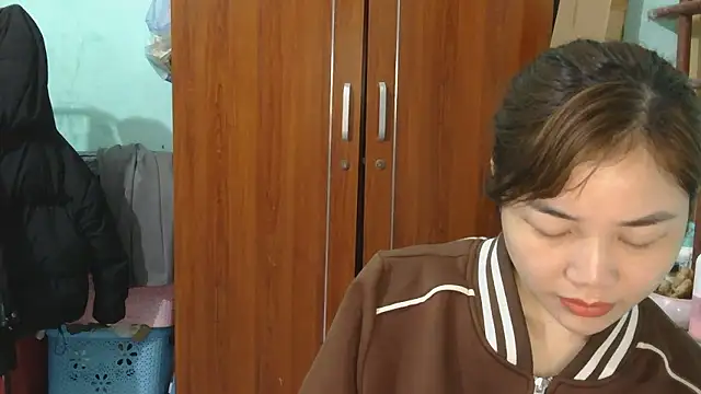 Uhem112 online show from 12/21/25, 01:02