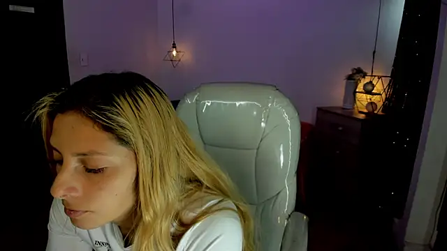 Snapshot of Jennaa_Cooper chatting on 10/09/25, 08:07 Jennaa Cooper online show from 10/09/25, 08:07