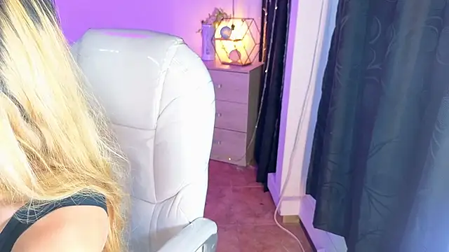 Snapshot of Jennaa_Cooper chatting on 10/17/25, 07:16 Jennaa Cooper online show from 10/17/25, 07:16