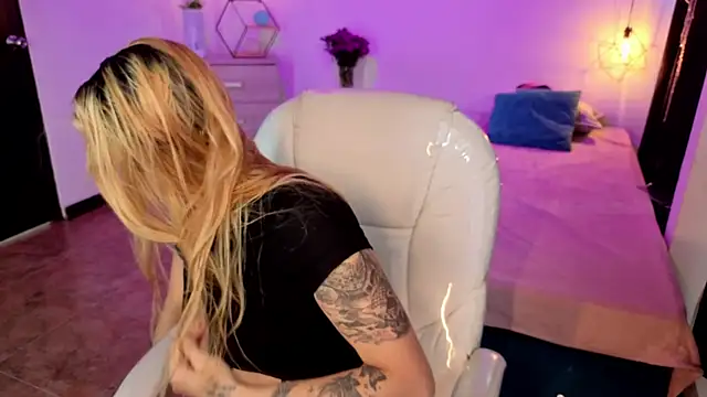 Snapshot of Jennaa_Cooper chatting on 11/08/25, 05:45 Jennaa Cooper online show from 11/08/25, 05:45