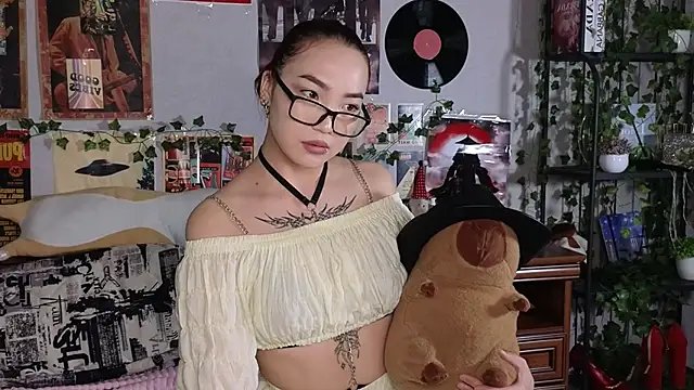 OdetteBiddy online show from 11/13/25, 08:08