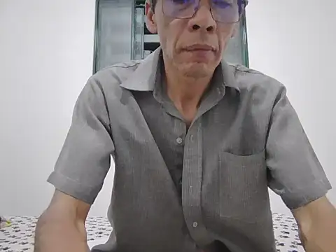 skinnylatino51 online show from 09/23/25, 12:02