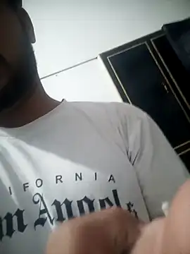 Kartikkartik8595 online show from 11/04/25, 08:30