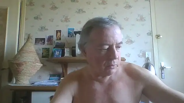 Snapshot of gegevincent chatting on 04/07/26, 12:49 gegevincent online show from 04/07/26, 12:49