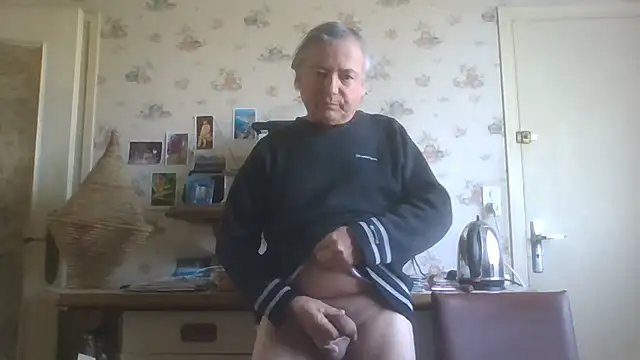 Snapshot of gegevincent chatting on 04/08/26, 11:10 gegevincent online show from 04/08/26, 11:10