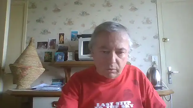 Snapshot of gegevincent chatting on 04/16/26, 12:17 gegevincent online show from 04/16/26, 12:17