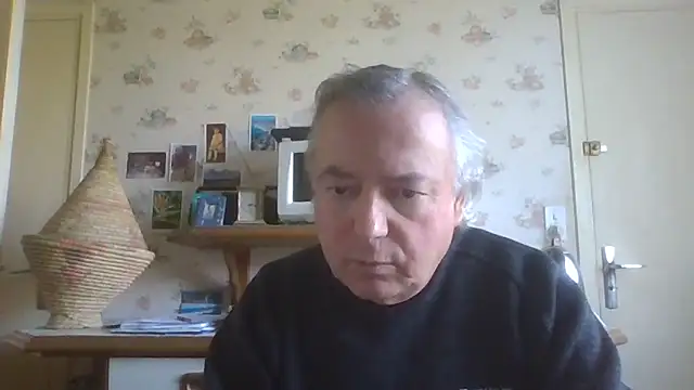 Snapshot of gegevincent chatting on 04/17/26, 11:02 gegevincent online show from 04/17/26, 11:02