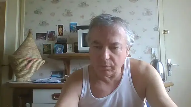 Snapshot of gegevincent chatting on 04/23/26, 12:29 gegevincent online show from 04/23/26, 12:29