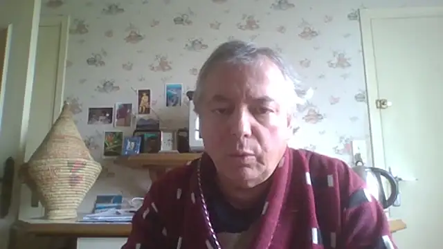 Snapshot of gegevincent chatting on 05/05/26, 11:18 gegevincent online show from 05/05/26, 11:18