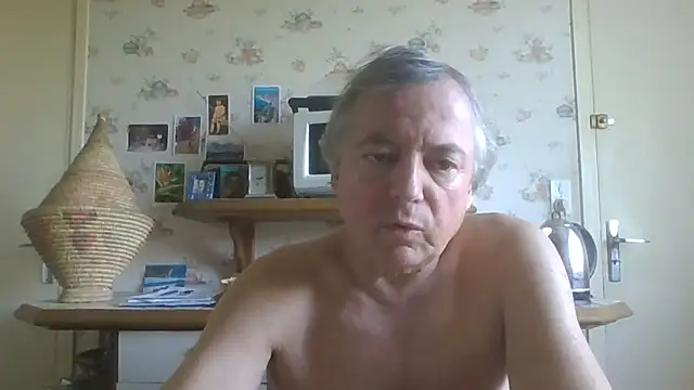 Snapshot of gegevincent chatting on 05/22/26, 02:01 gegevincent online show from 05/22/26, 02:01