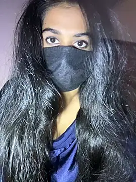 umairahaasan 1 online show from 03/16/26, 10:08