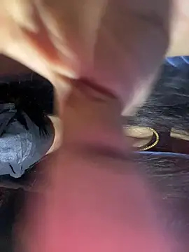 umairahaasan 1 online show from 04/10/26, 09:14