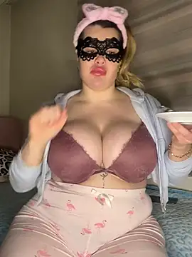 aydabella7777 online show from 04/12/26, 08:03