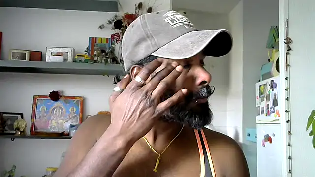 Snapshot of frenchblackc31 chatting on 05/08/26, 01:38 frenchblackc31 online show from 05/08/26, 01:38