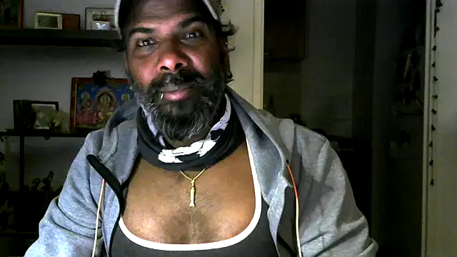 Snapshot of frenchblackc31 chatting on 05/10/26, 07:52 frenchblackc31 online show from 05/10/26, 07:52